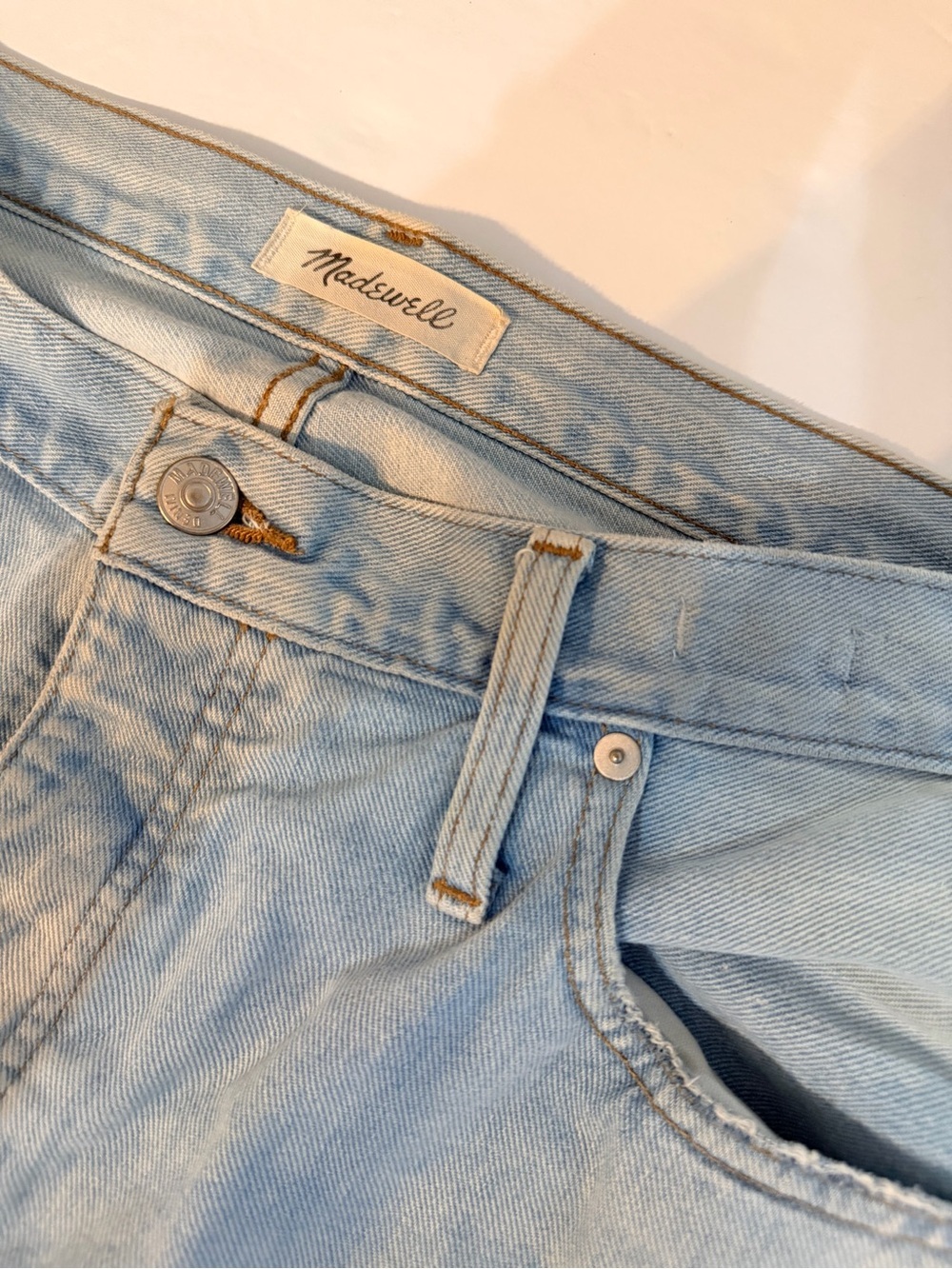 Madewell The Dad Jean Light Wash Size 32 Light Wash Distressed Button Fly